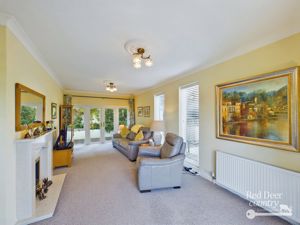 Sitting Room- click for photo gallery